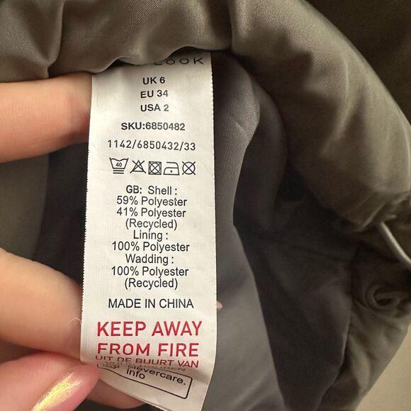 NWOT new look puffer jacket in olive green - Picture 4 of 6